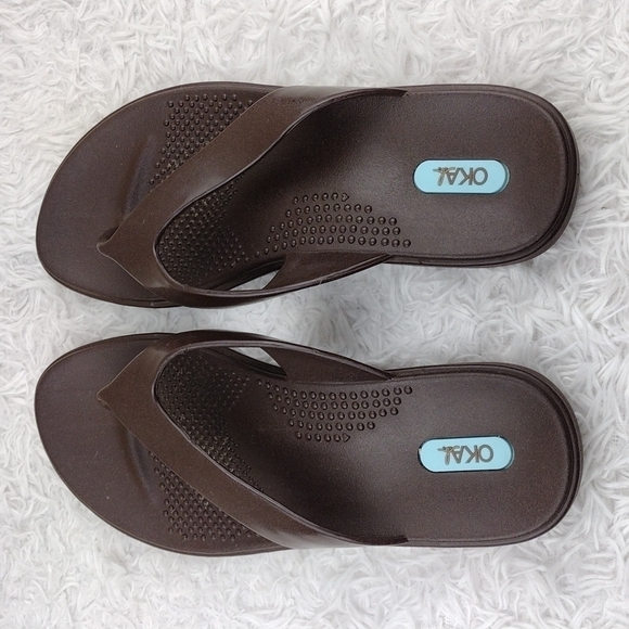 OKA b. Elle Brown PVC Rubber Round Toe Thong Slip On Flat Flop Sandal Shoe - Picture 5 of 13